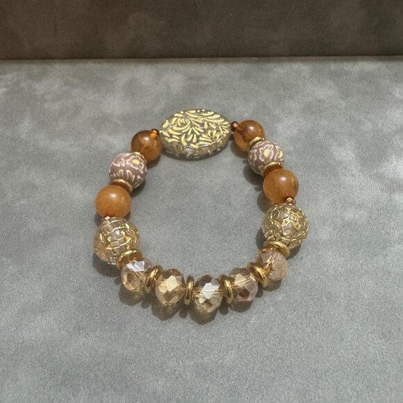 Handmade Beaded Bracelet With Gold Floral Accents Unique Elegant Design Expandab - Picture 3 of 4